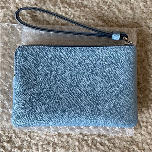 NWOT Coach wristlet. - Picture 5 of 6